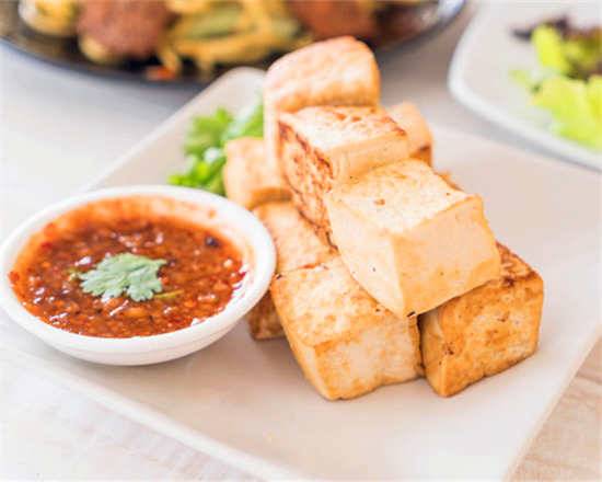 蒜香炸豆腐 Deep Fried Tofu with Garlic Sauce